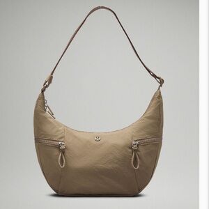Lululemon Slouchy Sling Bag 6L